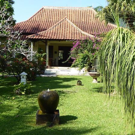 Rumah Kita Villa/Hotel Kalibaru Buitenkant foto