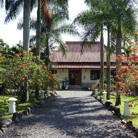 Rumah Kita Villa/Hotel Kalibaru Buitenkant foto