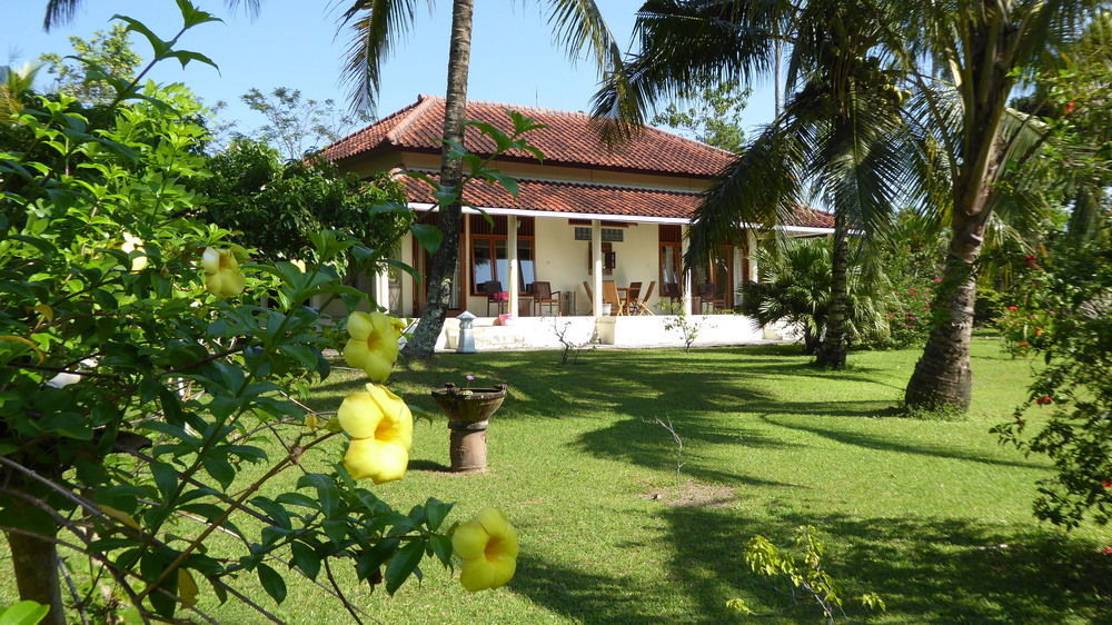 Rumah Kita Villa/Hotel Kalibaru Buitenkant foto