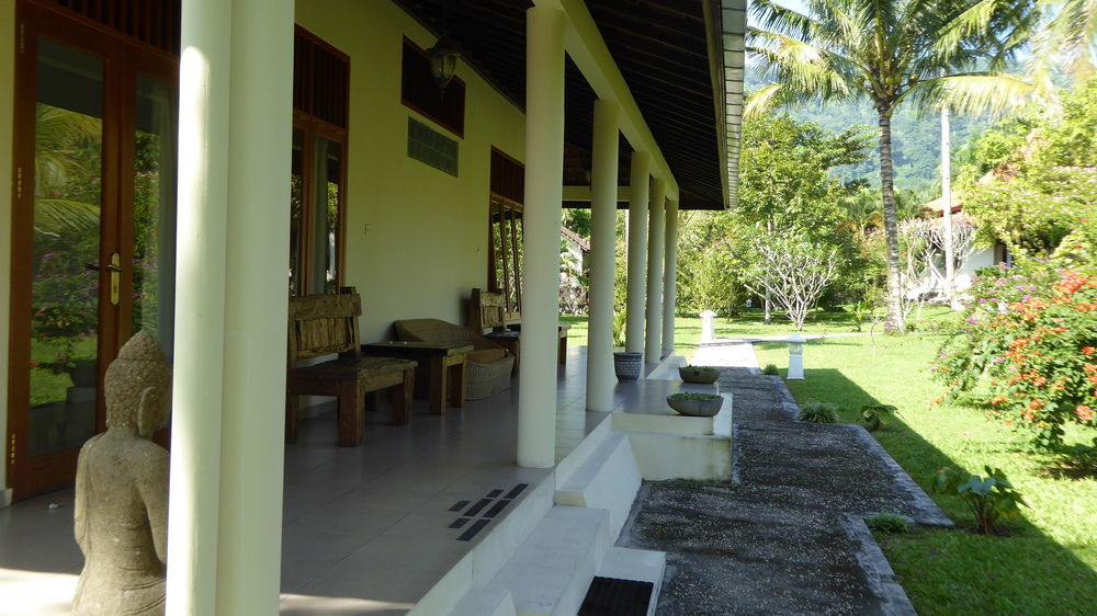 Rumah Kita Villa/Hotel Kalibaru Buitenkant foto